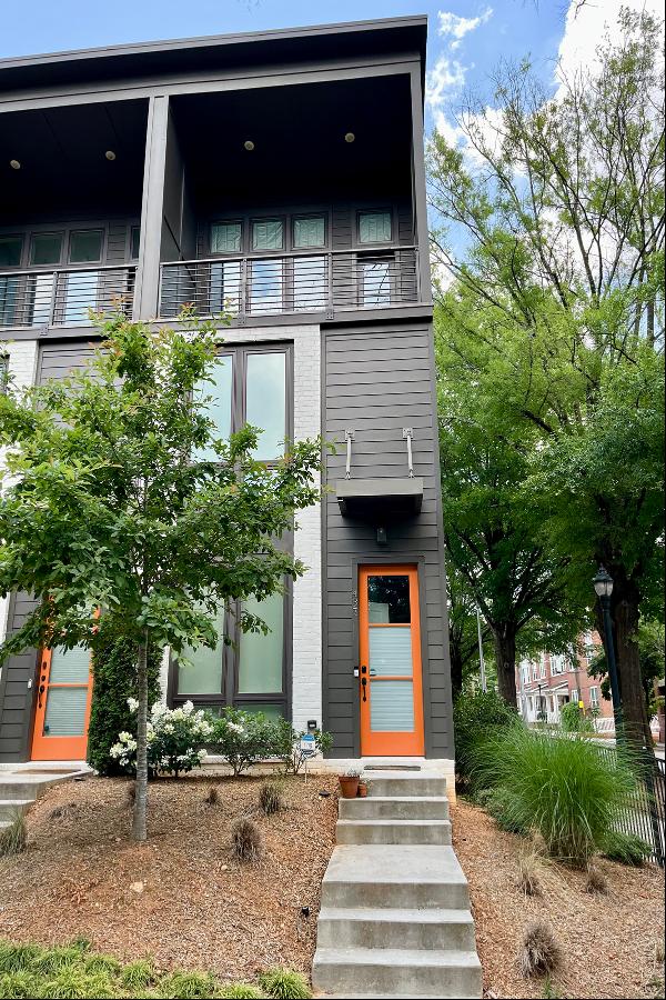 Modern Living in Light-Filled Townhome Near Ponce City Market