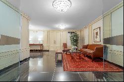 139 East 63rd Street,  2-C