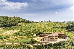 Magnificent property with winery in the Langhe region