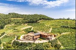 Magnificent property with winery in the Langhe region