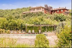 Magnificent property with winery in the Langhe region