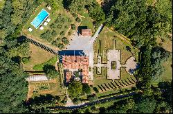 Elegant historic villa with traditional garden in Lucca