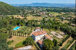 Elegant historic villa with traditional garden in Lucca