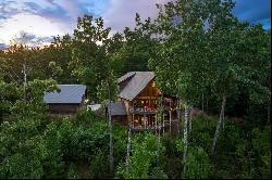 Stunning Luxury Cabin Nestles Near Downtown Blue Ridge