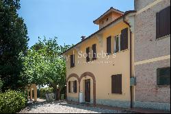 Villa with swimming pool on the hills of Bologna