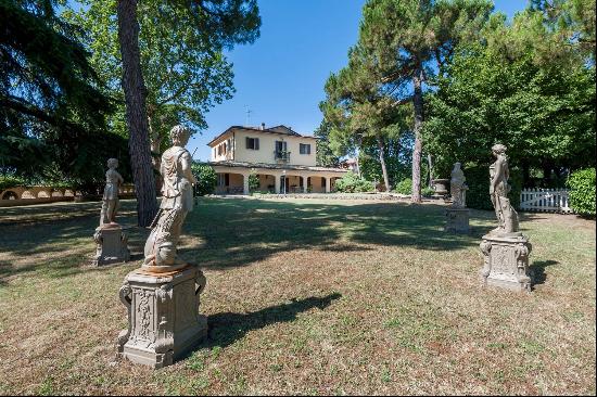 Villa with swimming pool on the hills of Bologna