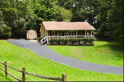 Charming Ranch Home with Expansive Front Lawn