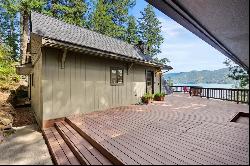 Charming Hayden Lake Cabin