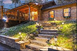 Escape to the Comforts of a Mountain Log Home!