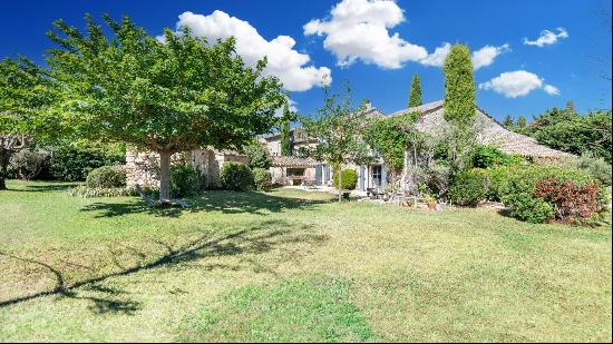 Vente - Maison Eygalieres - 1a 850a 000a 