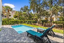 Large Home With Carriage House And Garage in Gated Miramar Beach Community 