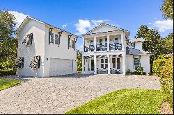 Large Home With Carriage House And Garage in Gated Miramar Beach Community 