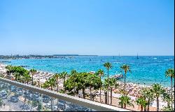 Cannes Croisette, Exceptional 4-room apartment with sea view.