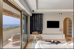 Le Cannet Residentiel - Luxurious 5-room apartment, with terrace and sea view.