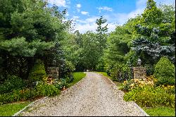 Bear Hill Estate: An Exemplar of Luxury and Equestrian Splendor in Woodstock, CT