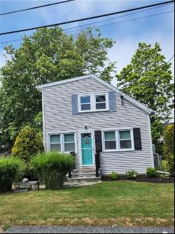 9 Coffey Avenue, Narragansett RI 02882