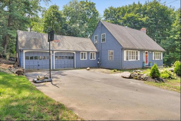 9 Barn Hill Road, Bloomfield CT 06002