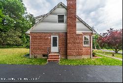 5 Harrington Street, New Paltz NY 12561