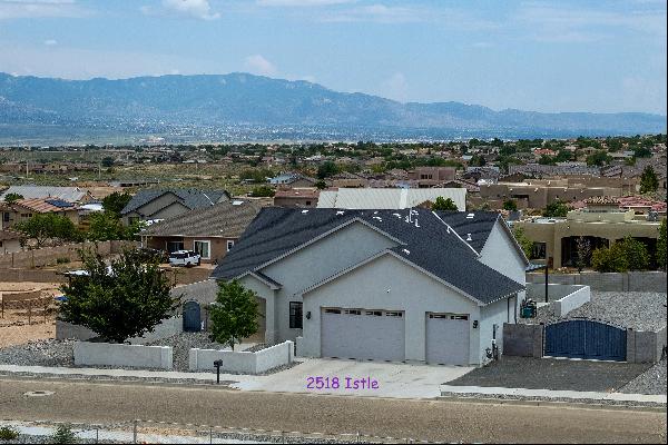 2518 Istle Road NE, Rio Rancho NM 87124