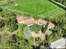 Mas with farm sheds to renovate in Saint Rémy de Provence