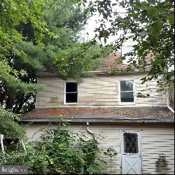 861 W Pine Street, Ranshaw PA 17866