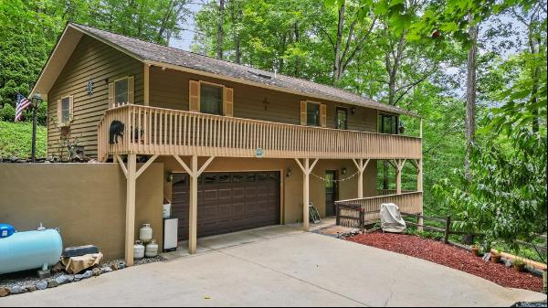 45 Pinecrest Dr, Franklin NC 28734