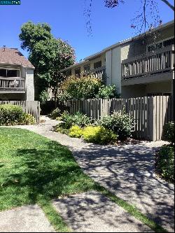 2560 WALNUT BLVD. #41, Walnut Creek CA 94596