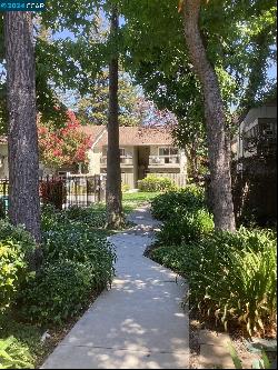 2560 WALNUT BLVD. #41, Walnut Creek CA 94596