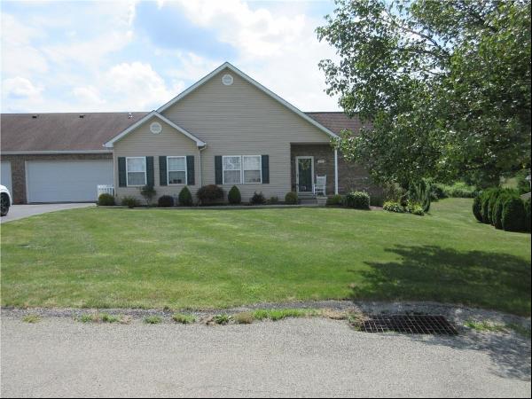 126 Clearwater Dr, Franklin Twp PA 16117