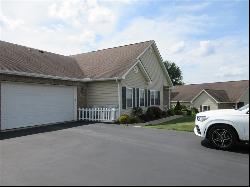 126 Clearwater Dr, Franklin Twp PA 16117