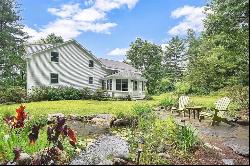 19 Simmons Brook Dr, Westfield MA 01085