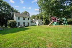 17 Everett St, Sherborn MA 01770