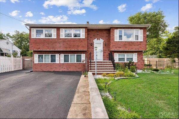 15 Weiss Drive, Middlesex NJ 08846