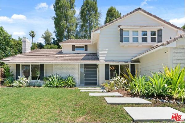 22737 Ia Lane, Woodland Hills CA 91364