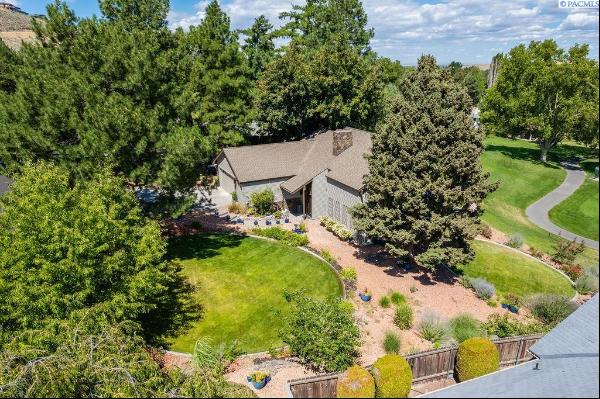 206 Hillview Dr, Richland WA 99352