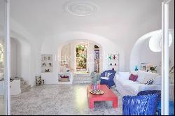 Charming villa with panoramic view of Aragonese Castle