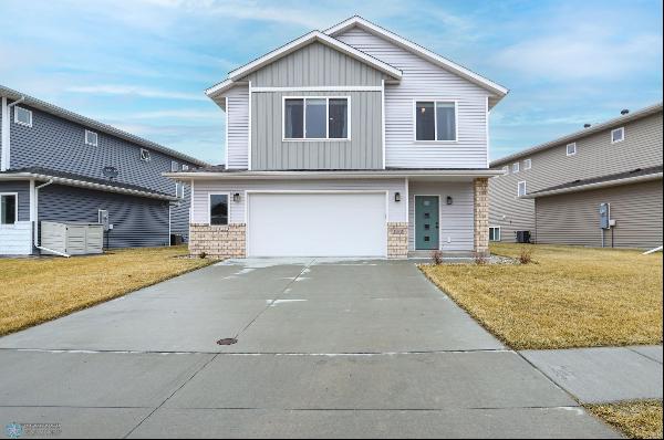 1070 Ashley Drive W, West Fargo ND 58078