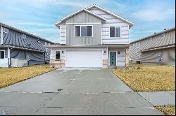 1070 Ashley Drive W, West Fargo ND 58078