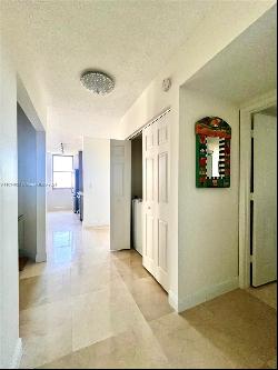 651 Okeechobee Blvd Unit 811, West Palm Beach FL 33401