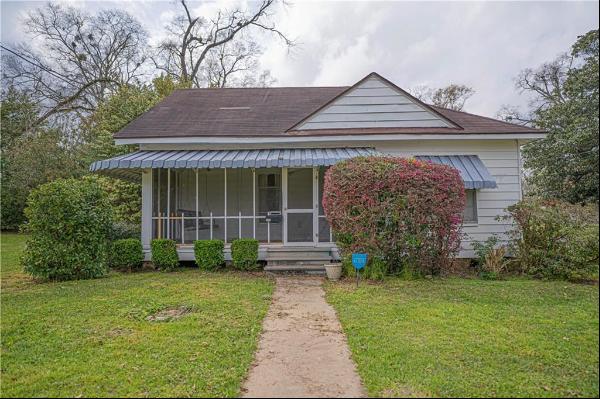 319 N 12TH Street, Oakdale LA 71463