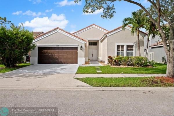 397 Carrington Dr, Weston FL 33326