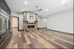 508 Ash Creek Dr, Beresford SD 57004