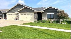 508 Ash Creek Dr, Beresford SD 57004