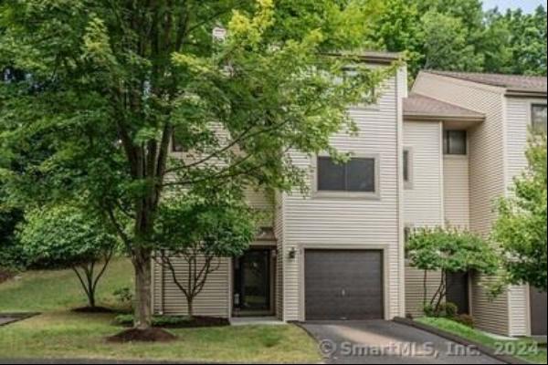 1 Woodbury Lane #1, West Hartford CT 06117