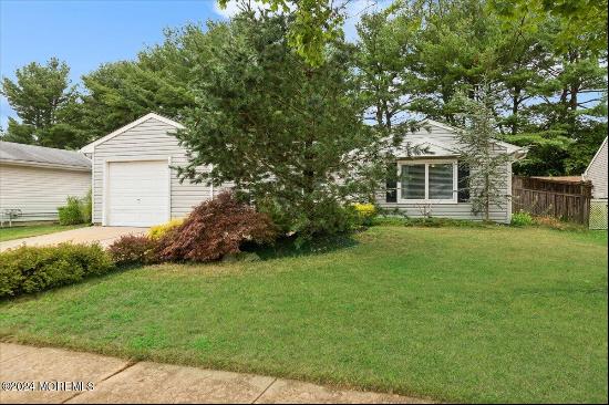 20 Long Road, Freehold NJ 07728