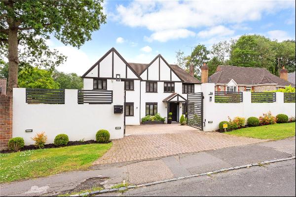 Fulmer Drive, Gerrards Cross, Buckinghamshire, SL9 7HL