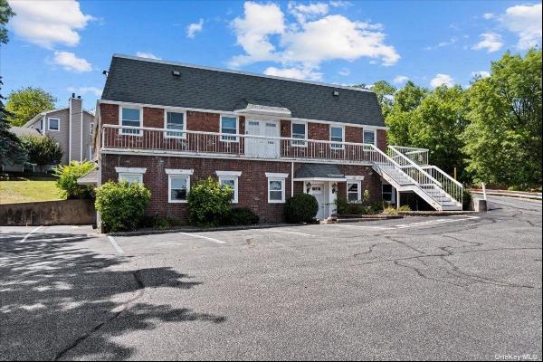 7 Lawrence Hill Road, Huntington NY 11743