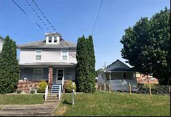 309 N 6th St, Youngwood PA 15697