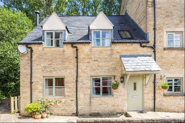 Webbs Court, Northleach, Cheltenham, Gloucestershire, GL54 3LR