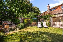 Dog Lane, Steyning, West Sussex, BN44 3GE